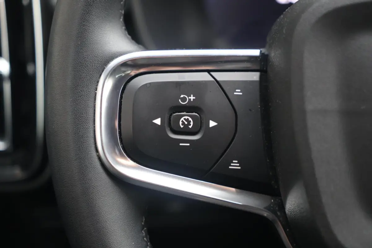Core 70 kWh | Parkeercamera | SoH 95% | Apple carplay | L.M. Velgen | Keyless
