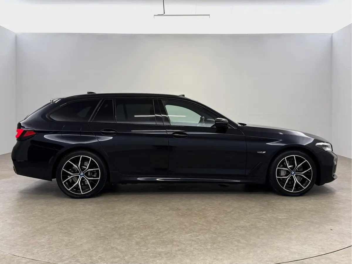 530e Business Edition Plus M-Sport | Pano | Sfeer | Camera | Virtual | H/K | HuD | Memory | Trekhaak | Carplay