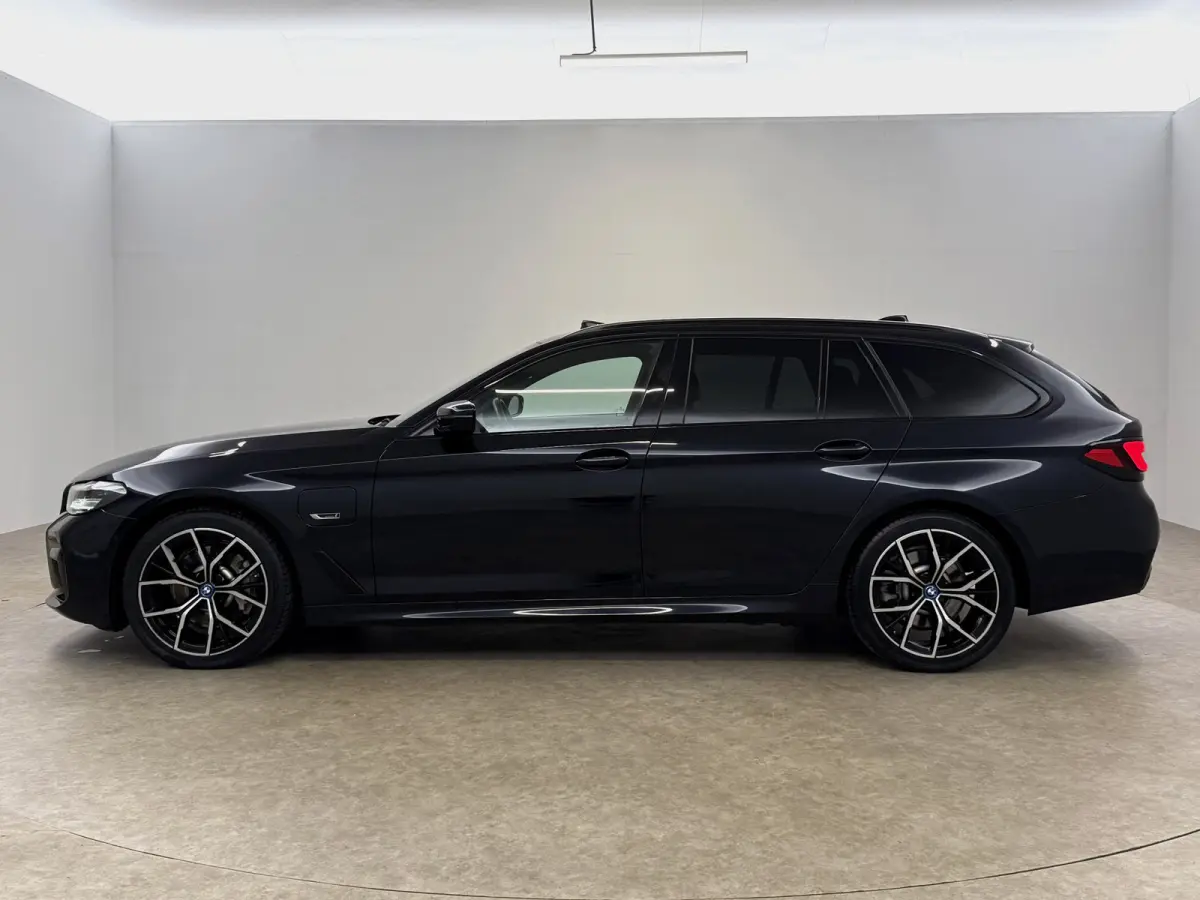 530e Business Edition Plus M-Sport | Pano | Sfeer | Camera | Virtual | H/K | HuD | Memory | Trekhaak | Carplay