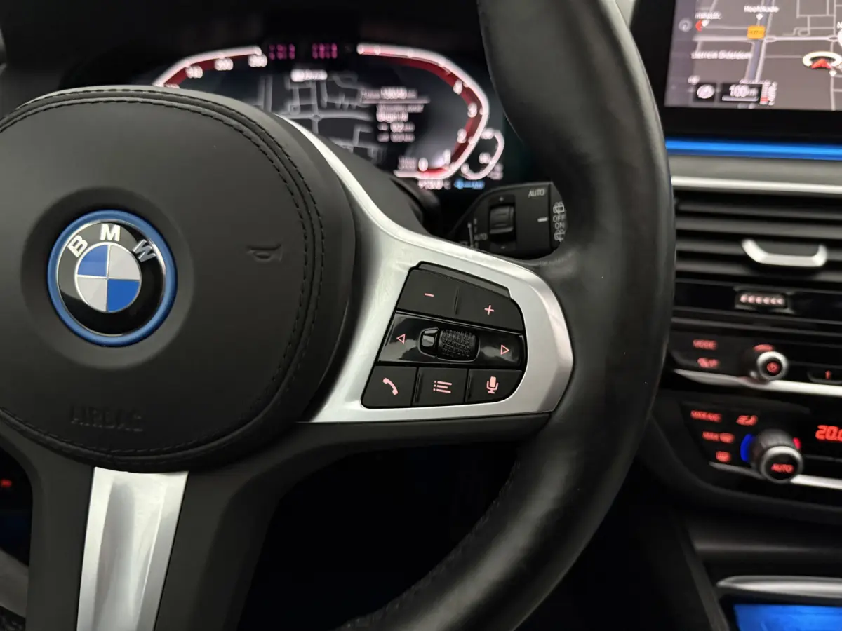 530e Business Edition Plus M-Sport | Pano | Sfeer | Camera | Virtual | H/K | HuD | Memory | Trekhaak | Carplay
