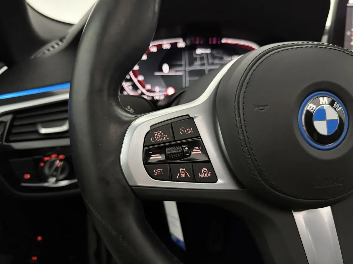 530e Business Edition Plus M-Sport | Pano | Sfeer | Camera | Virtual | H/K | HuD | Memory | Trekhaak | Carplay