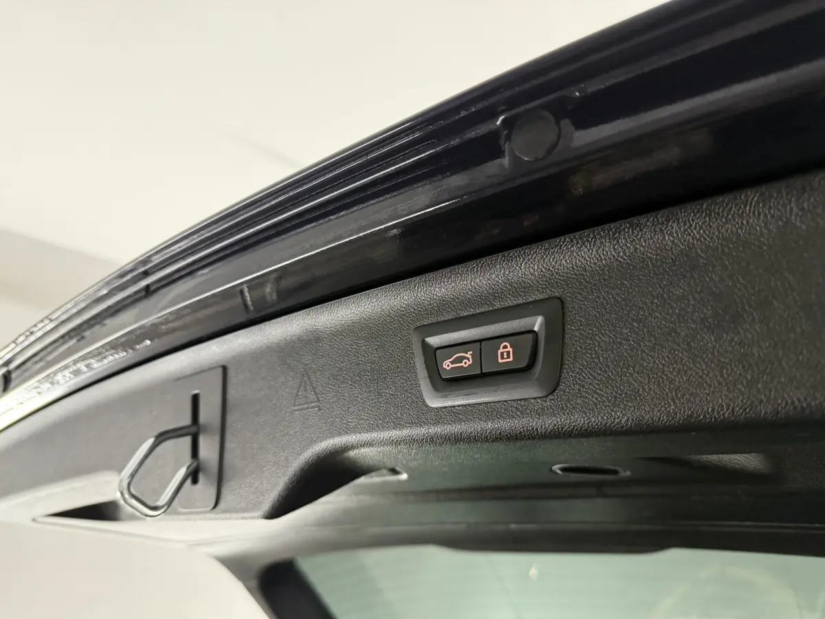 530e Business Edition Plus M-Sport | Pano | Sfeer | Camera | Virtual | H/K | HuD | Memory | Trekhaak | Carplay