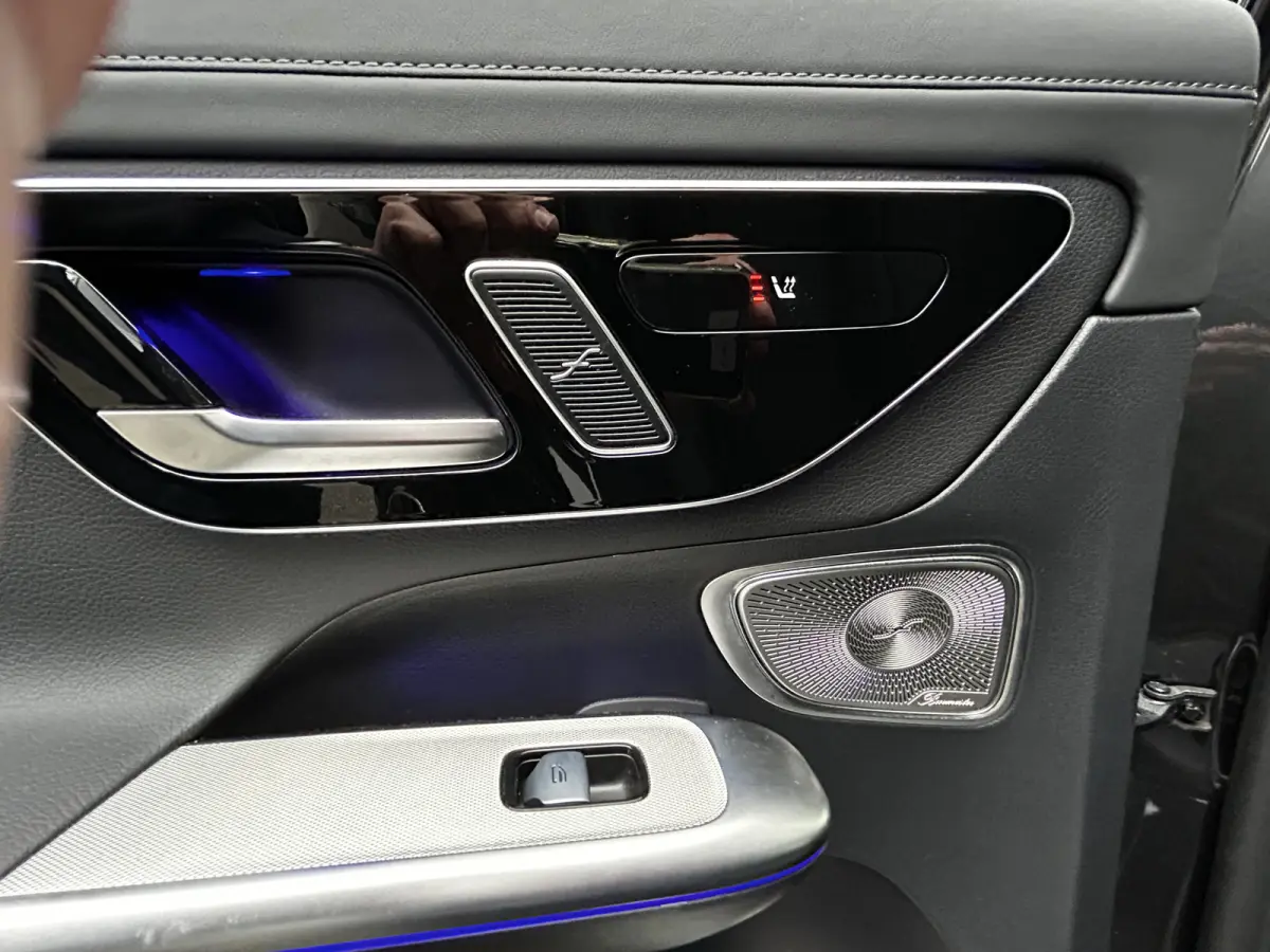 400 AMG // Luchtvering // Multi Contour Stoelen // Achteras Besturing // Panoramadak // Burmester // Stoelventilatie // Headup // Memory
