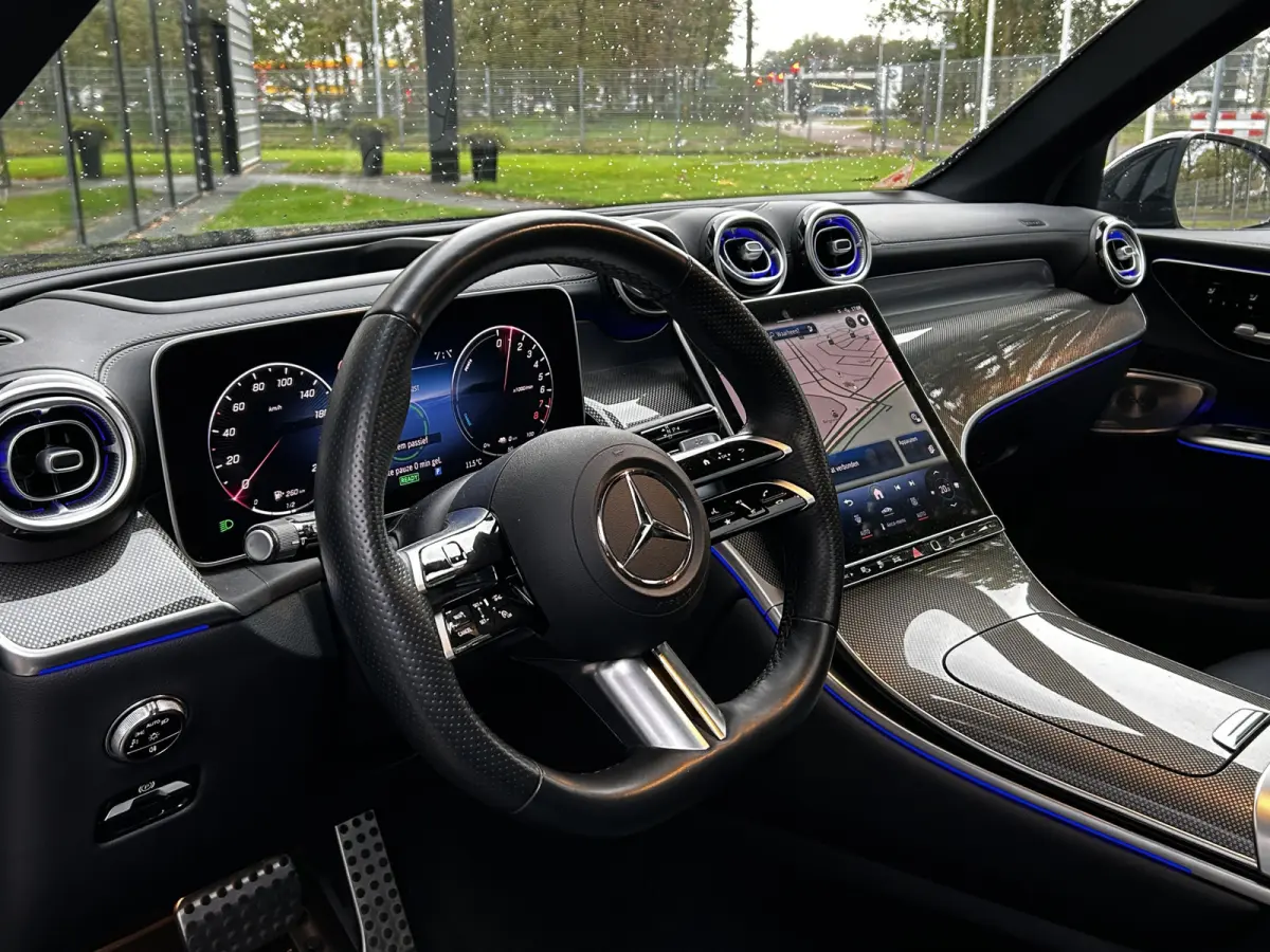 400 AMG // Luchtvering // Multi Contour Stoelen // Achteras Besturing // Panoramadak // Burmester // Stoelventilatie // Headup // Memory