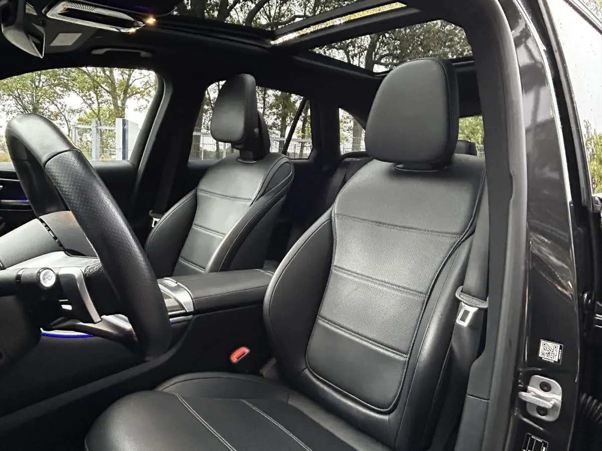 400 AMG // Luchtvering // Multi Contour Stoelen // Achteras Besturing // Panoramadak // Burmester // Stoelventilatie // Headup // Memory