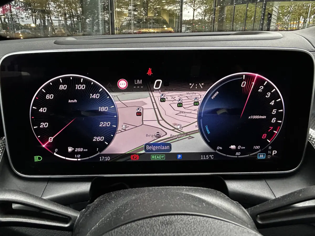400 AMG // Luchtvering // Multi Contour Stoelen // Achteras Besturing // Panoramadak // Burmester // Stoelventilatie // Headup // Memory