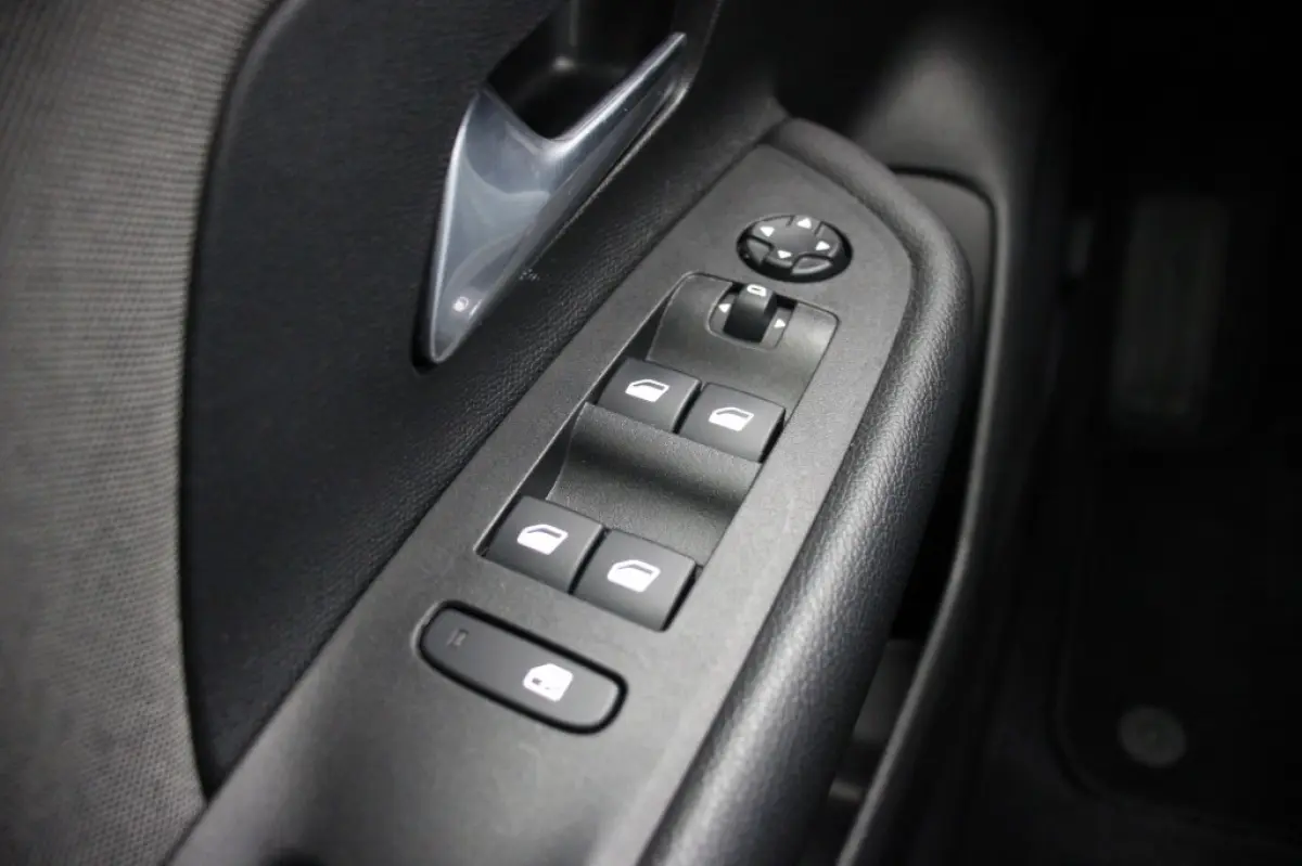 Mokka-E Edition 50-kWh - Carplay, Camera, Cruise, Clima, SOH 90,81%