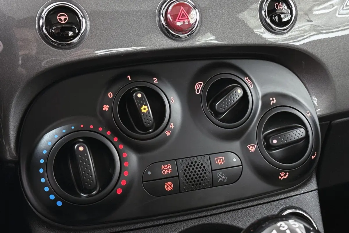 1.0 Hybrid Dolcevita Airco Apple CarPlay Cruise Control 15"