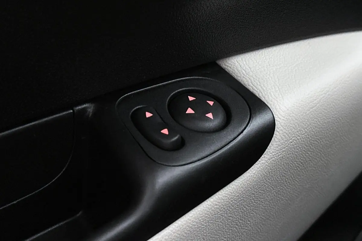 1.0 Hybrid Dolcevita Airco Apple CarPlay Cruise Control 15"