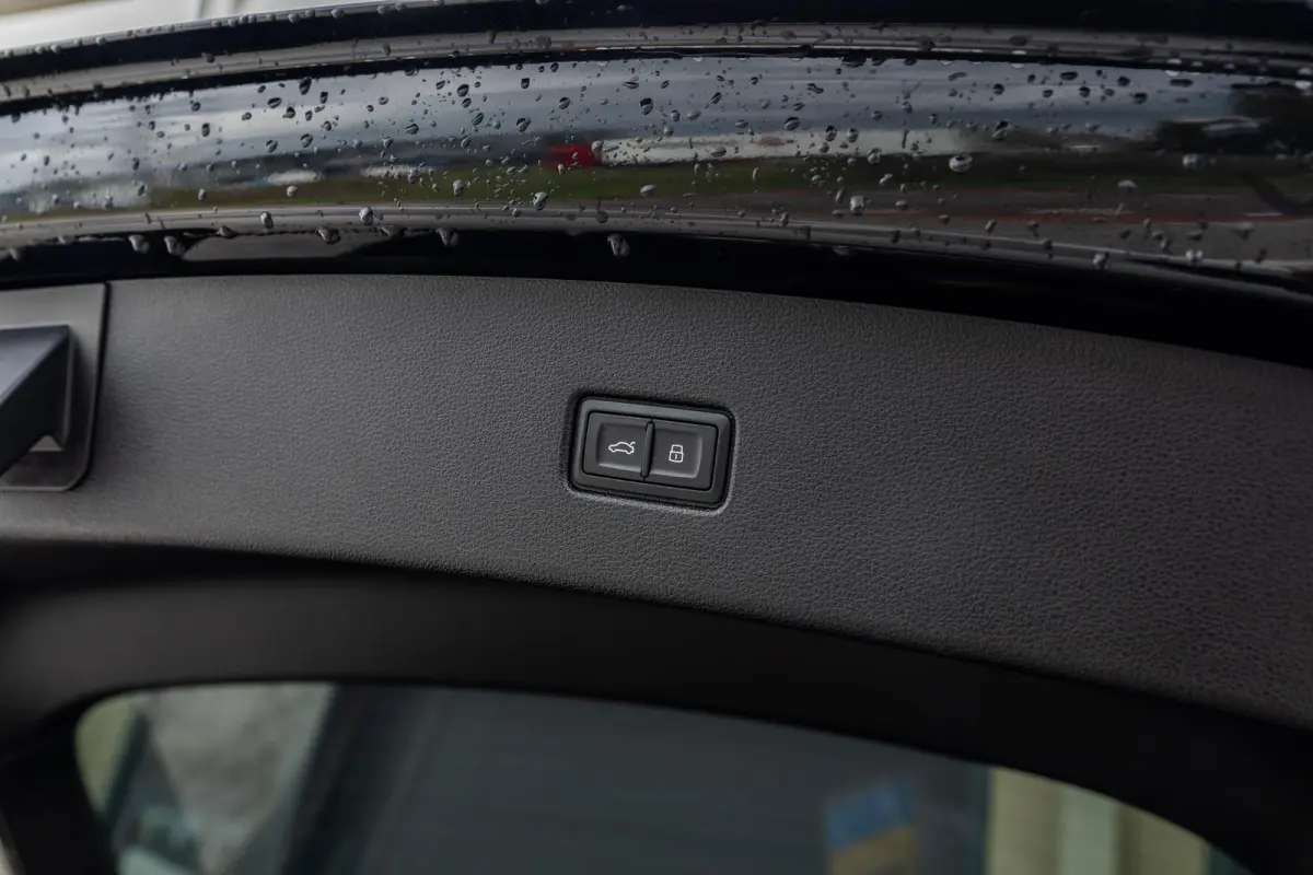 55 TFSIe 367pk PHEV S Edition | Panoramadak | Smartphone Interface | B&O 3D | Elek. Stoelen | Alcantara | Trekhaak | Ambiente Licht