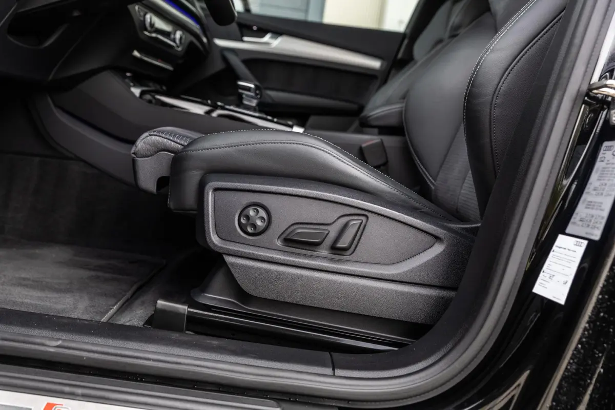 55 TFSIe 367pk PHEV S Edition | Panoramadak | Smartphone Interface | B&O 3D | Elek. Stoelen | Alcantara | Trekhaak | Ambiente Licht