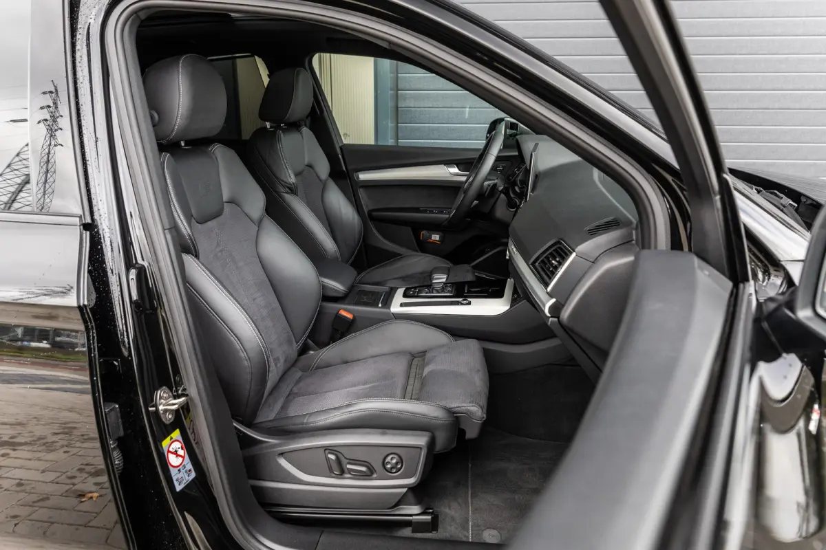 55 TFSIe 367pk PHEV S Edition | Panoramadak | Smartphone Interface | B&O 3D | Elek. Stoelen | Alcantara | Trekhaak | Ambiente Licht