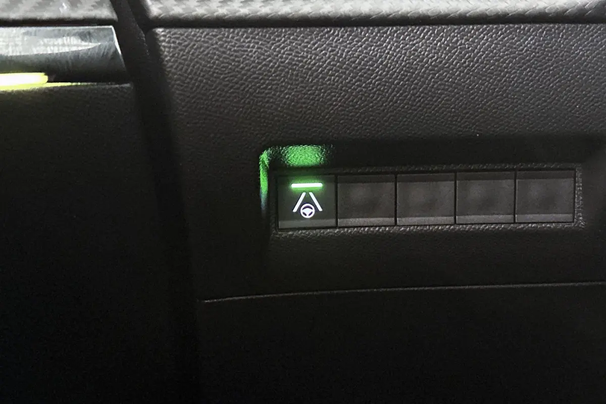 1.2 Hybrid 145 GT Keyless Camera Adaptive Cruise