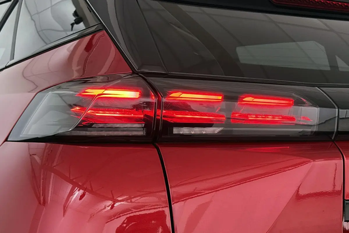 1.2 Hybrid 145 GT Keyless Camera Adaptive Cruise
