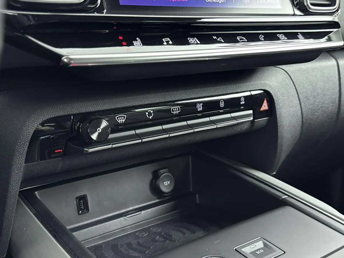 1.2 PureTech Business Plus | Trekhaak | Cruise Control | Achteruitrijcamera | Stoelverwarming | Keyless | Lane Assist | Elekt. stoelverstelling | Carplay |