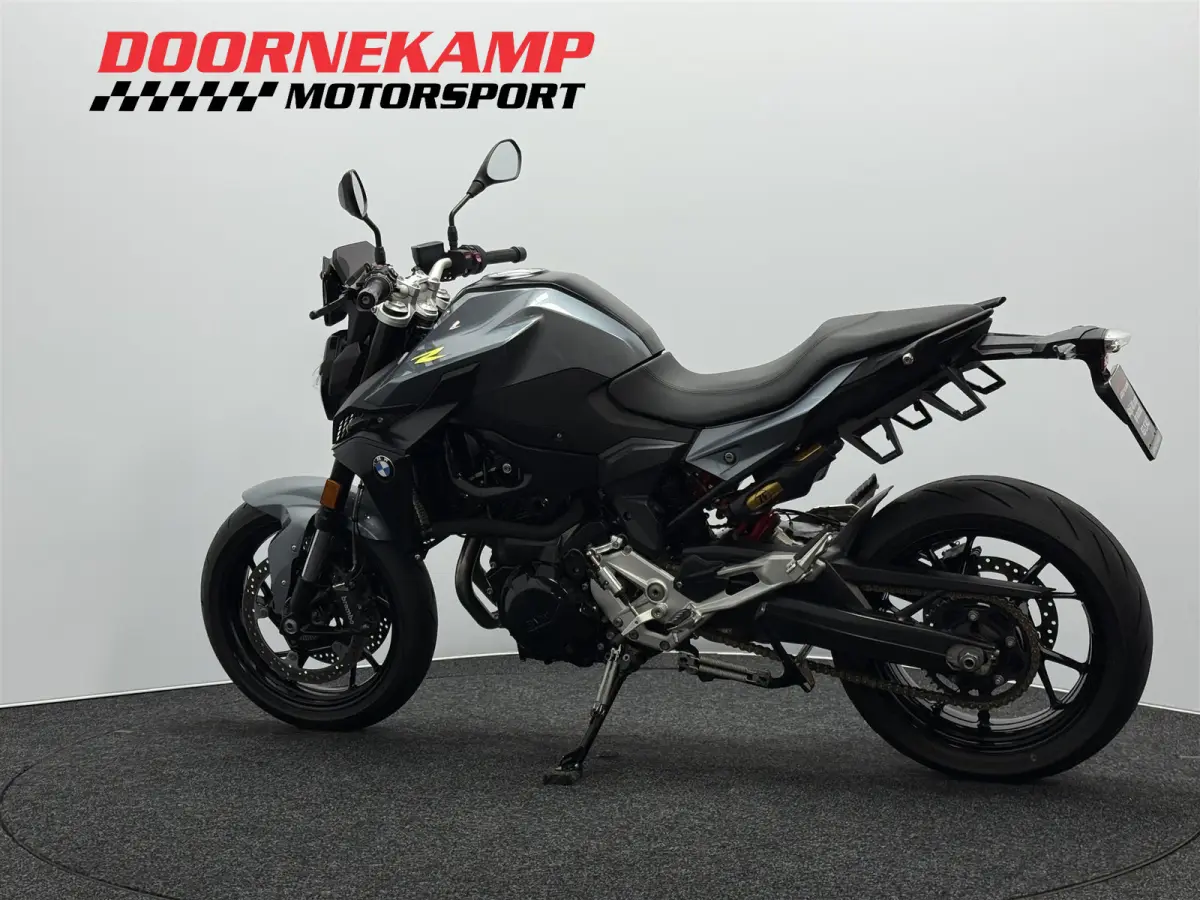 F 900 R