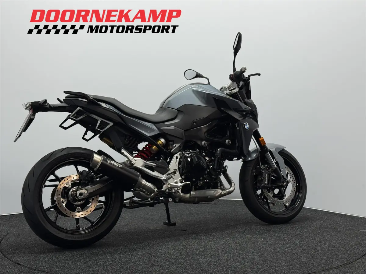F 900 R