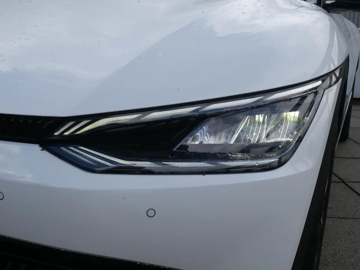 Light Edition 58 kWh | Camera | Carplay | Navi | Adaptief | Stoel/Stuurverwarming