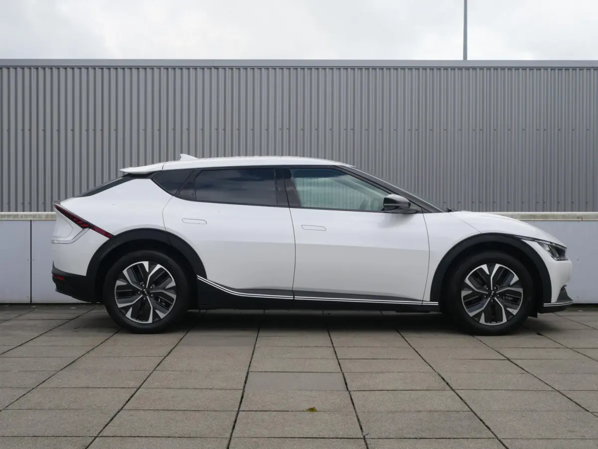 Light Edition 58 kWh | Camera | Carplay | Navi | Adaptief | Stoel/Stuurverwarming