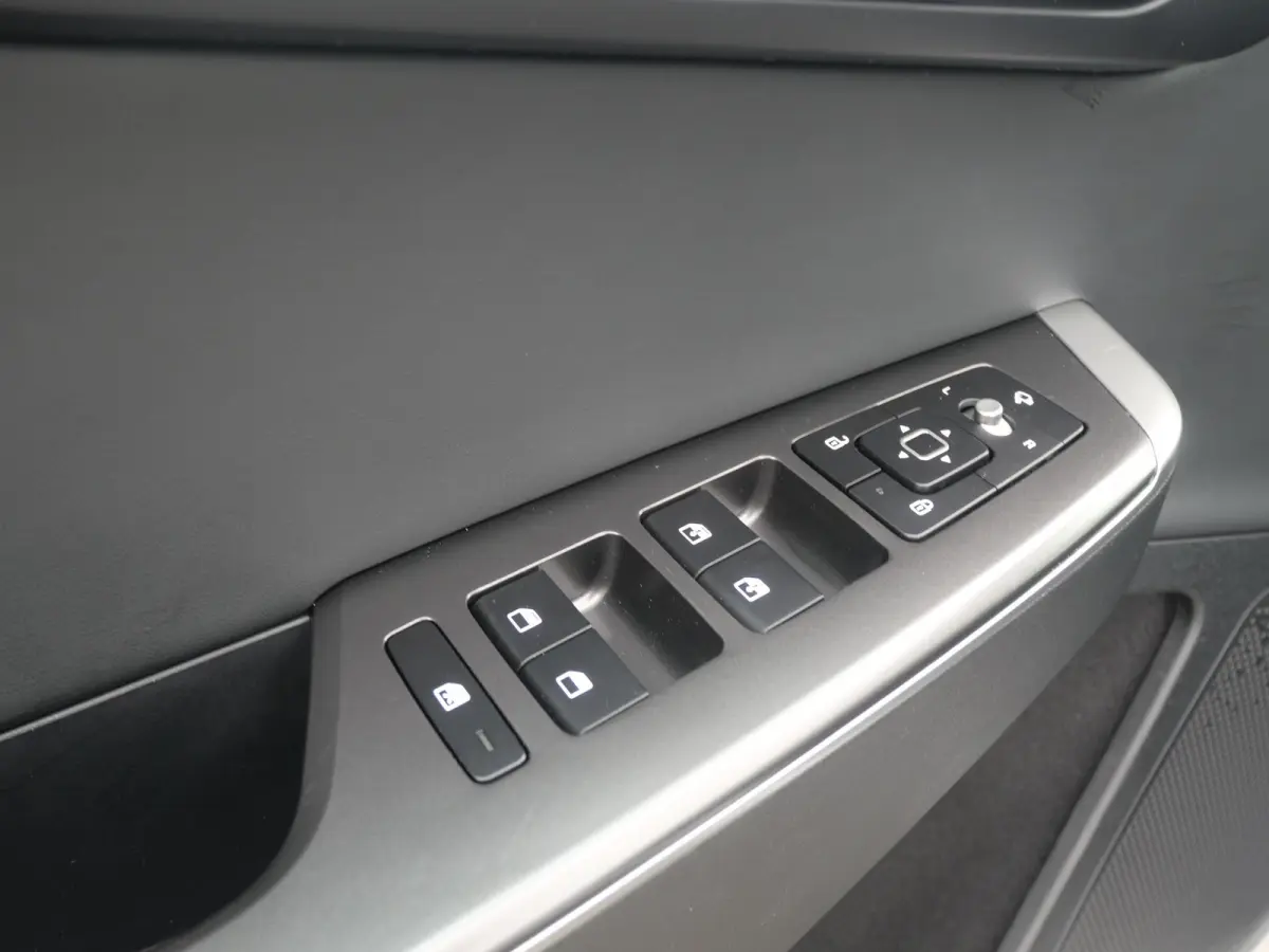Light Edition 58 kWh | Camera | Carplay | Navi | Adaptief | Stoel/Stuurverwarming
