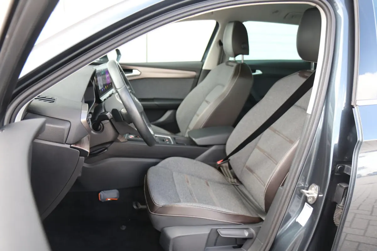 1.4 TSI eHybrid 204pk PHEV Excellence | SoH 91% | Trekhaak Wegklapbaar | Navigatie | Parkeersensoren | 18" Velgen