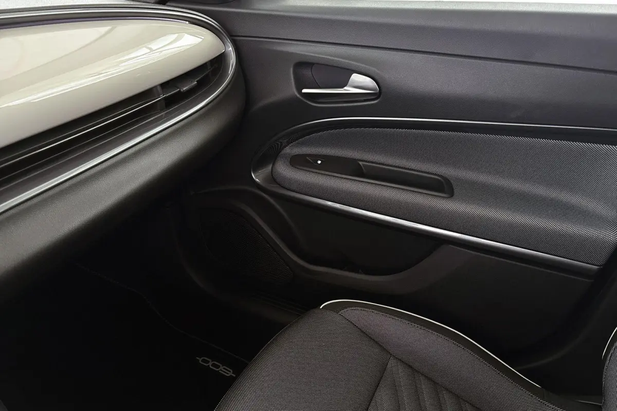 1.2 Hybrid Icon Automaat Apple CarPlay 17"