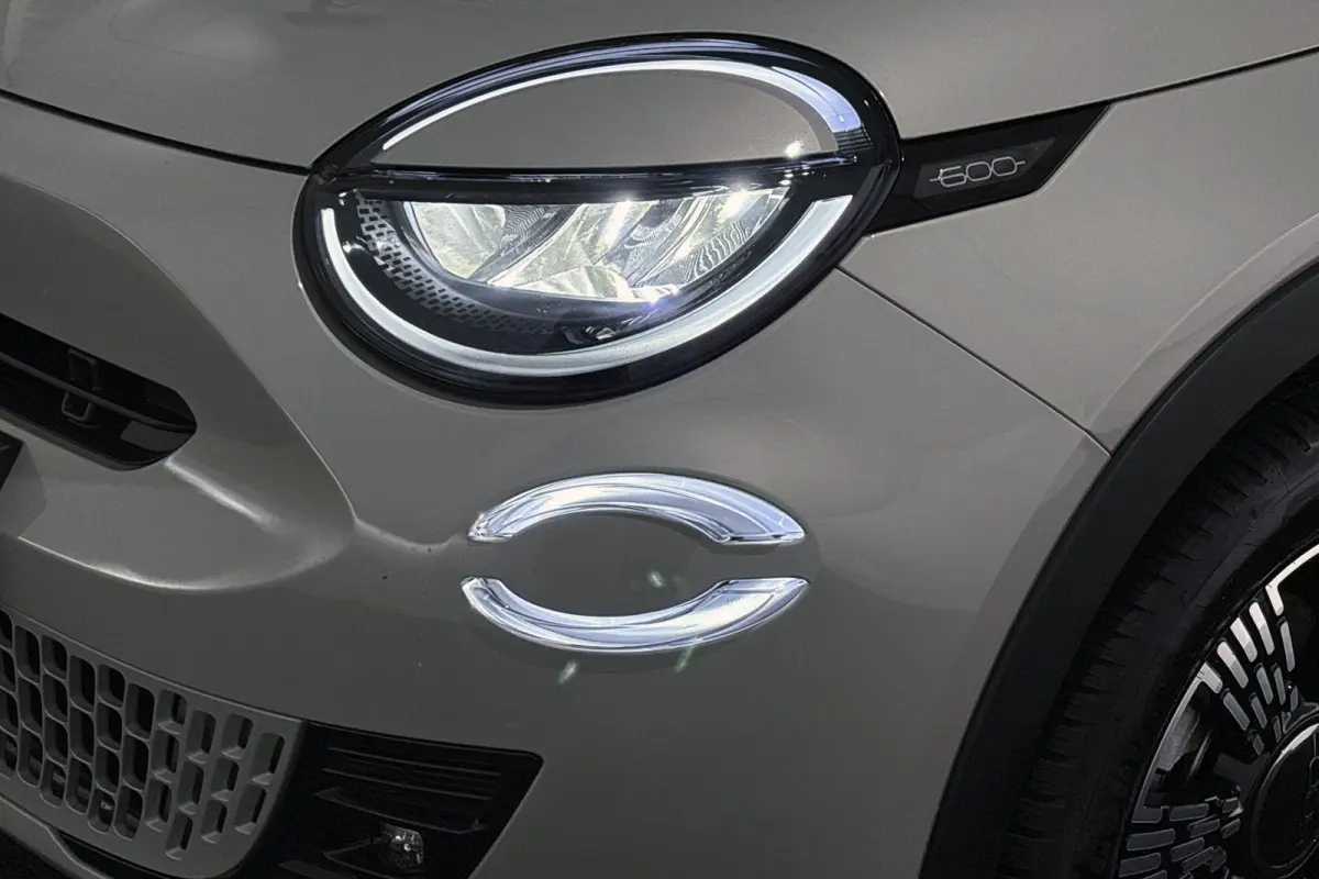 1.2 Hybrid Icon Automaat Apple CarPlay 17"