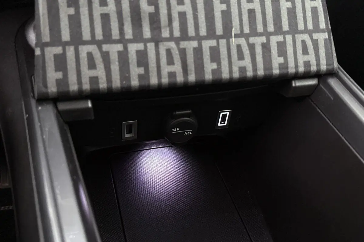 1.2 Hybrid Icon Automaat Apple CarPlay 17"