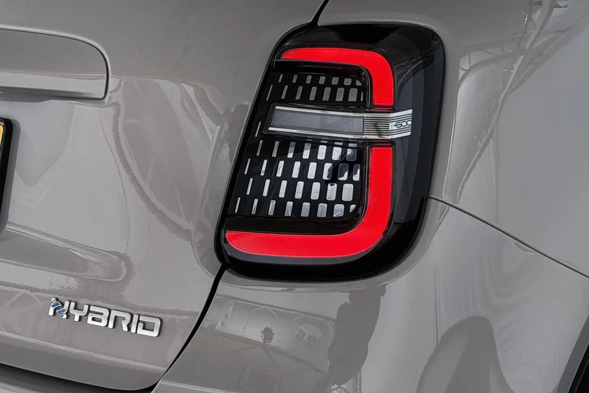 1.2 Hybrid Icon Automaat Apple CarPlay 17"