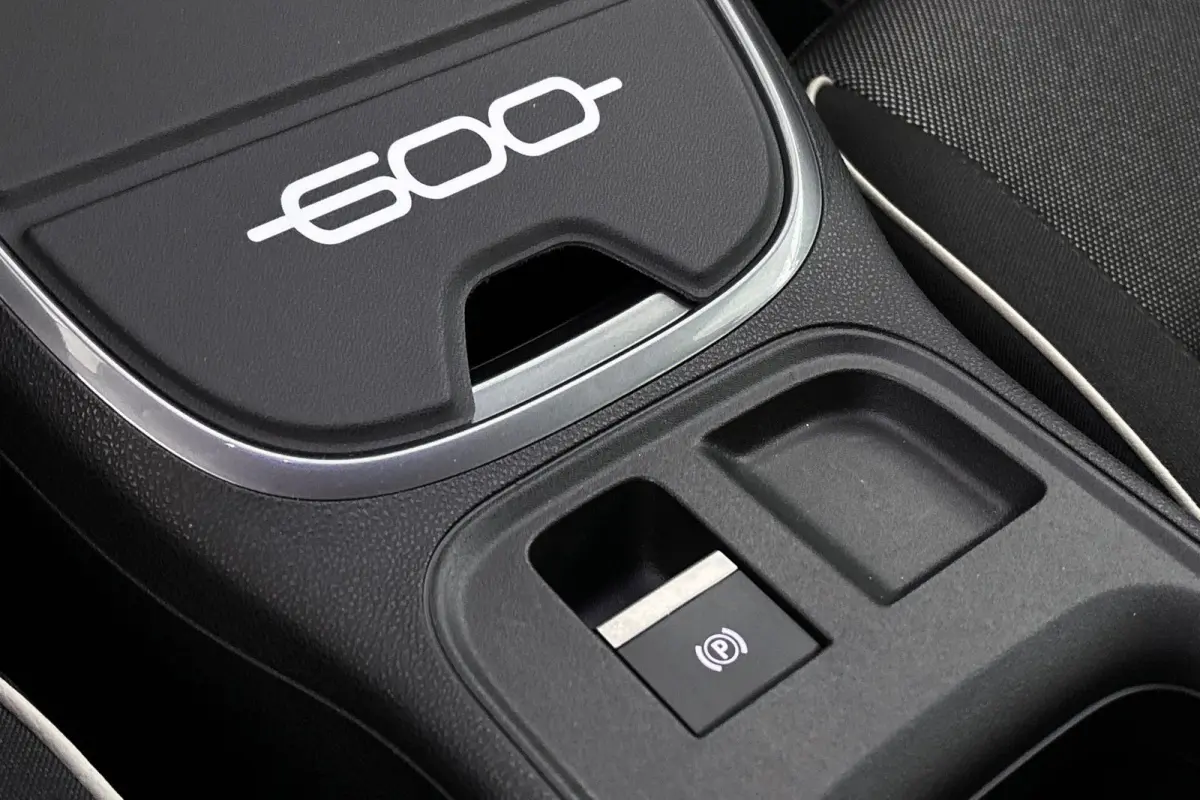 1.2 Hybrid Icon Automaat Apple CarPlay 17"