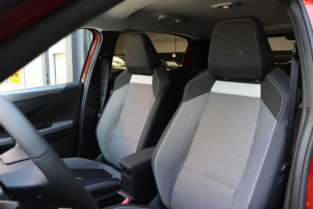 1.2 Turbo Hybrid GS Voorraad Voordeel / 2+6 Jaar Garantie