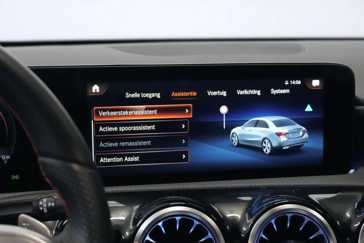 250e AMG 218 PK | Pano-dak | Sfeerverlichting | CarPlay | Widescreen | Memory | Camera | Stoelverwarming | Led | Pdc |