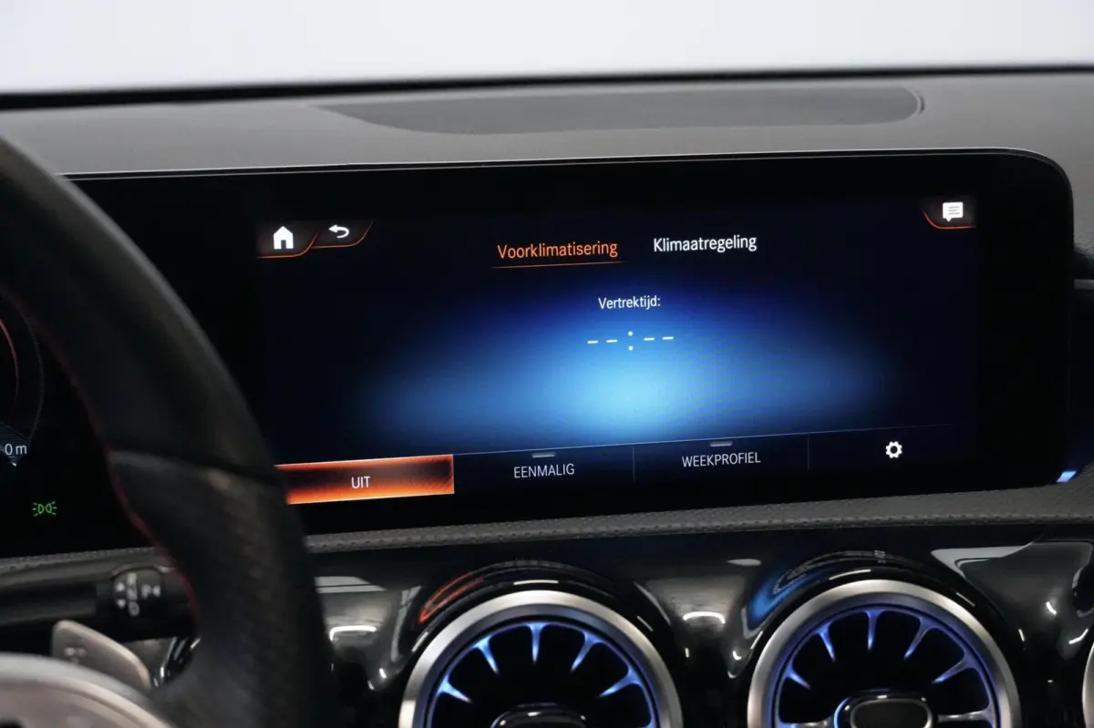 250e AMG 218 PK | Pano-dak | Sfeerverlichting | CarPlay | Widescreen | Memory | Camera | Stoelverwarming | Led | Pdc |