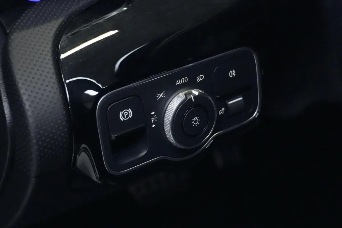 250e AMG 218 PK | Pano-dak | Sfeerverlichting | CarPlay | Widescreen | Memory | Camera | Stoelverwarming | Led | Pdc |