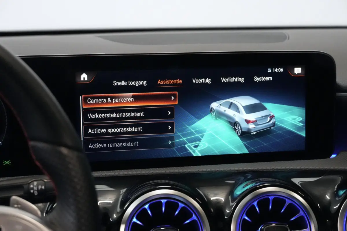 250e AMG 218 PK | Pano-dak | Sfeerverlichting | CarPlay | Widescreen | Memory | Camera | Stoelverwarming | Led | Pdc |