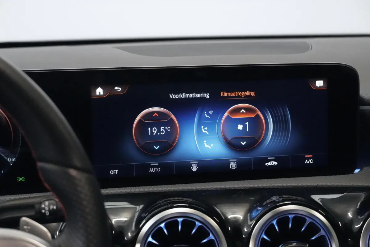 250e AMG 218 PK | Pano-dak | Sfeerverlichting | CarPlay | Widescreen | Memory | Camera | Stoelverwarming | Led | Pdc |