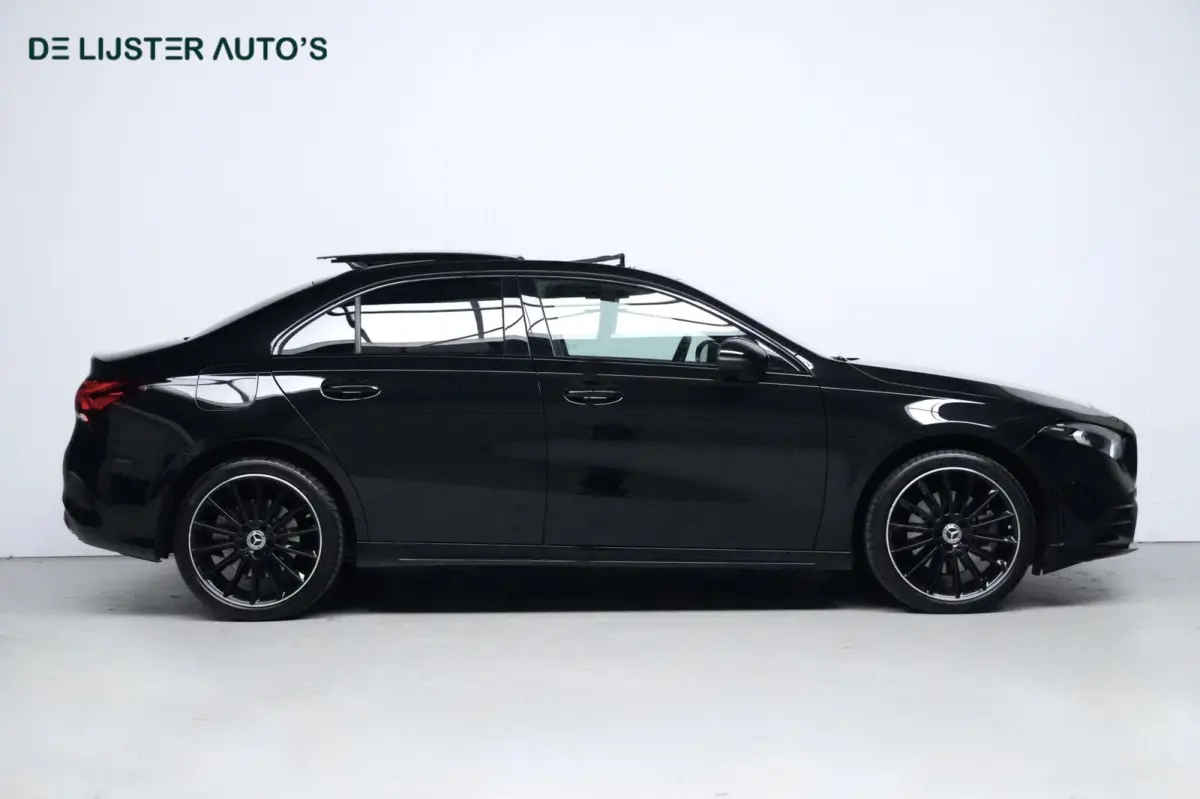 250e AMG 218 PK | Pano-dak | Sfeerverlichting | CarPlay | Widescreen | Memory | Camera | Stoelverwarming | Led | Pdc |