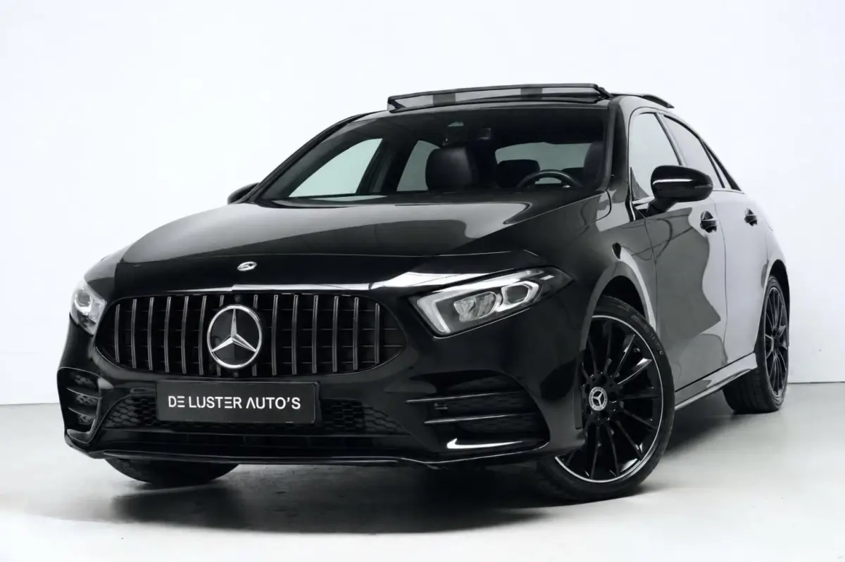 250e AMG 218 PK | Pano-dak | Sfeerverlichting | CarPlay | Widescreen | Memory | Camera | Stoelverwarming | Led | Pdc |