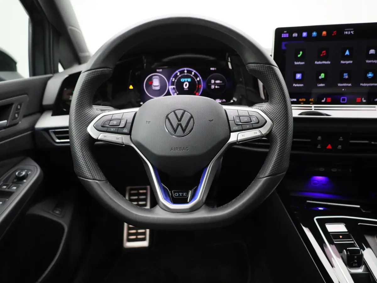 1.5 eHybrid GTE 272 PK| Origineel Nederlands | 1e Eigenaar | SOH 100% | Navigatie | LED Matrix | Achteruitrijcamera | Stoelverwarming | Stuurwielverwarming | Black Style