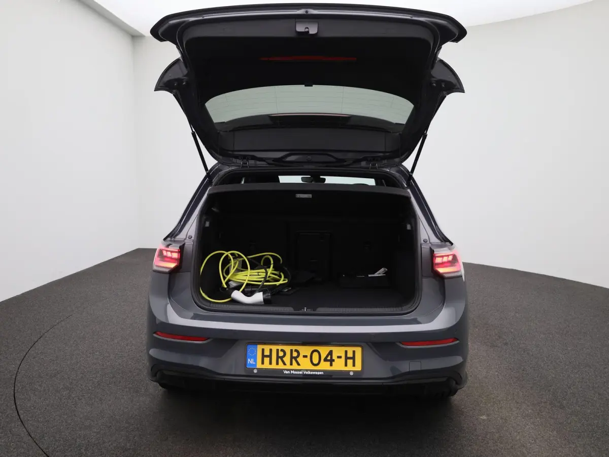 1.5 eHybrid GTE 272 PK| Origineel Nederlands | 1e Eigenaar | SOH 100% | Navigatie | LED Matrix | Achteruitrijcamera | Stoelverwarming | Stuurwielverwarming | Black Style