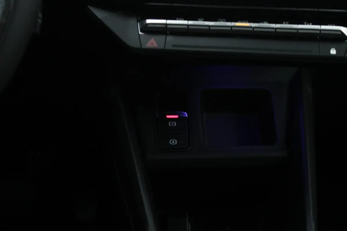 COMFORT RANGE TECHNO 150PK 52 kWh *NIEUWE AUTO!* | PACK WINTER TECHNO: (ELEKTRISCH VERWARMBARE VOORSTOELEN, ELEKTRISCH VERWARMBAAR STUURWIEL, BESTUUDERSSTOEL MET ELEKTRSCH VERSTELBARE LENDES