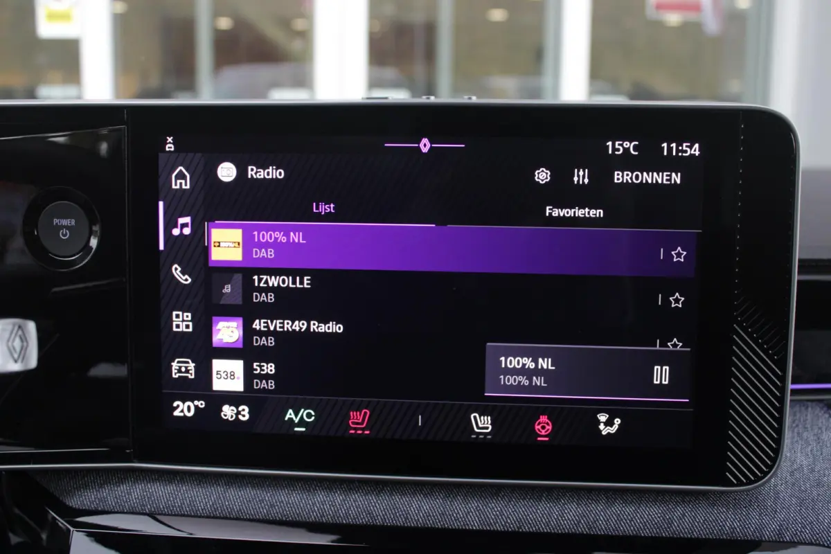 COMFORT RANGE TECHNO 150PK 52 kWh *NIEUWE AUTO!* | PACK WINTER TECHNO: (ELEKTRISCH VERWARMBARE VOORSTOELEN, ELEKTRISCH VERWARMBAAR STUURWIEL, BESTUUDERSSTOEL MET ELEKTRSCH VERSTELBARE LENDES