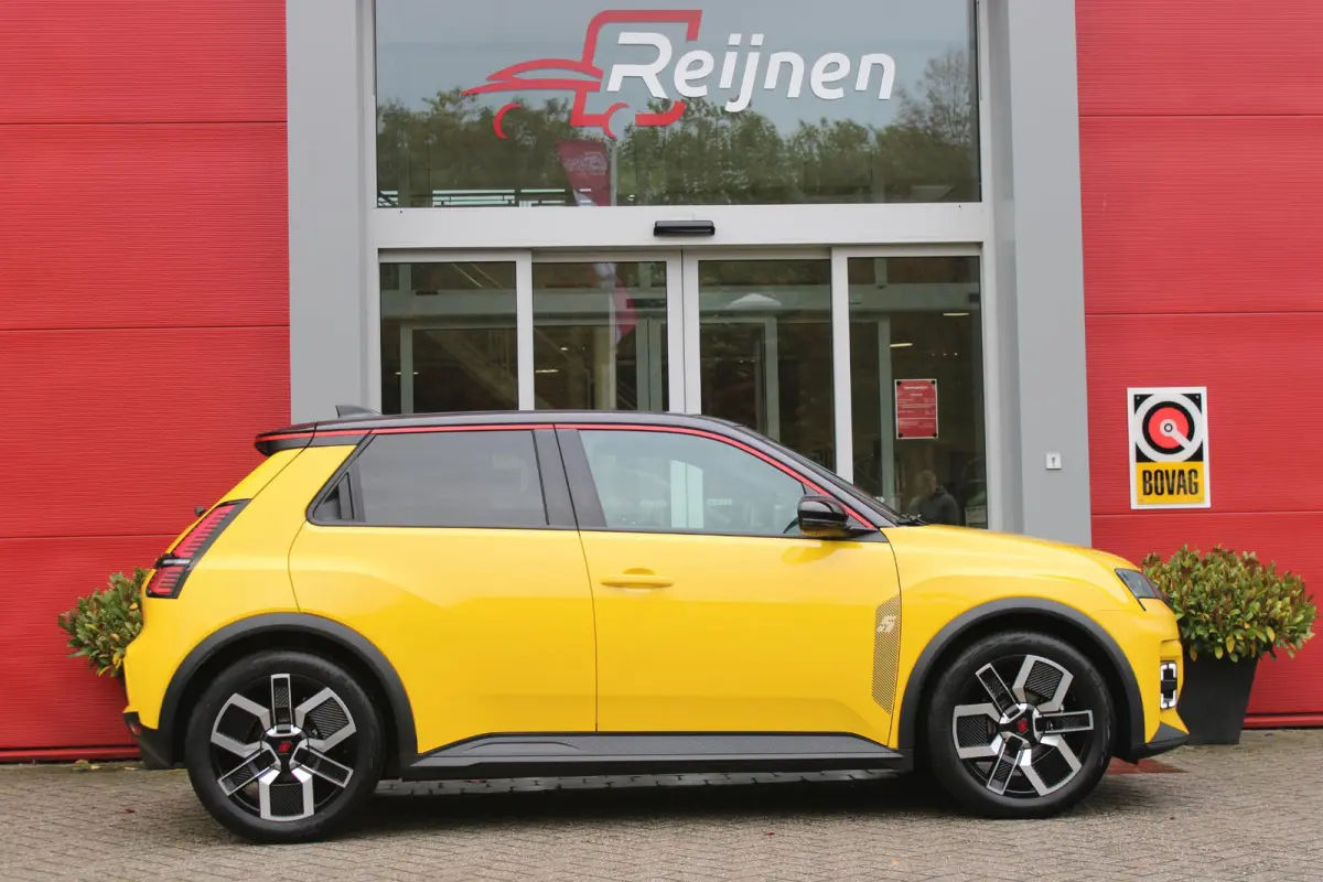 COMFORT RANGE TECHNO 150PK 52 kWh *NIEUWE AUTO!* | PACK WINTER TECHNO: (ELEKTRISCH VERWARMBARE VOORSTOELEN, ELEKTRISCH VERWARMBAAR STUURWIEL, BESTUUDERSSTOEL MET ELEKTRSCH VERSTELBARE LENDES