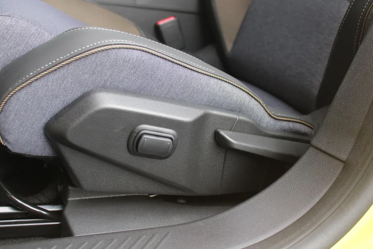 COMFORT RANGE TECHNO 150PK 52 kWh *NIEUWE AUTO!* | PACK WINTER TECHNO: (ELEKTRISCH VERWARMBARE VOORSTOELEN, ELEKTRISCH VERWARMBAAR STUURWIEL, BESTUUDERSSTOEL MET ELEKTRSCH VERSTELBARE LENDES