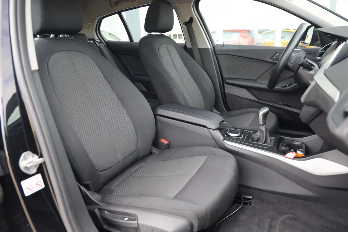116i Business Edition|Navi|Cruise|Apple carplay/Android auto|LED|