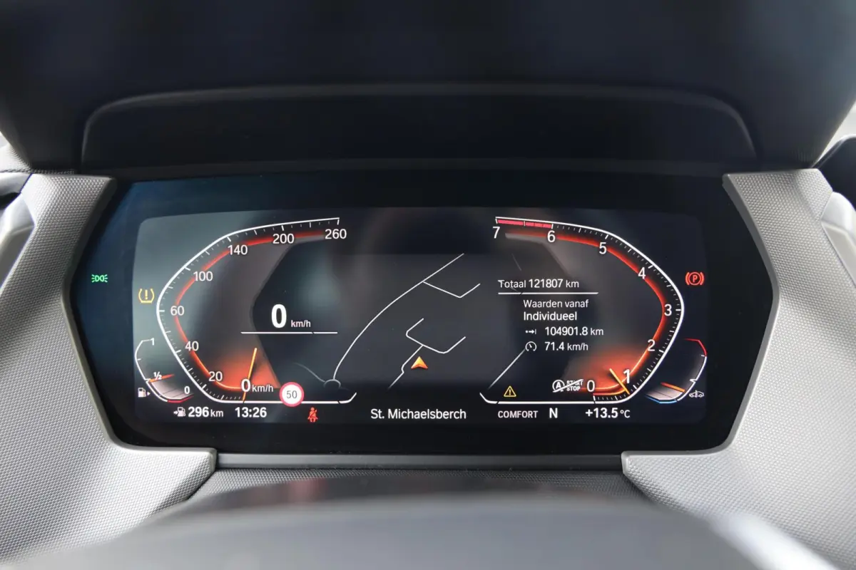 116i Business Edition|Navi|Cruise|Apple carplay/Android auto|LED|