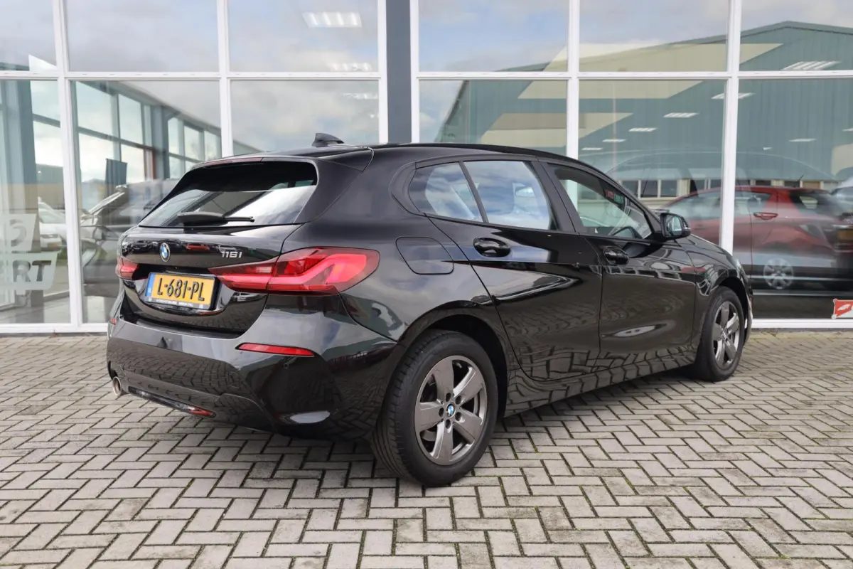 116i Business Edition|Navi|Cruise|Apple carplay/Android auto|LED|