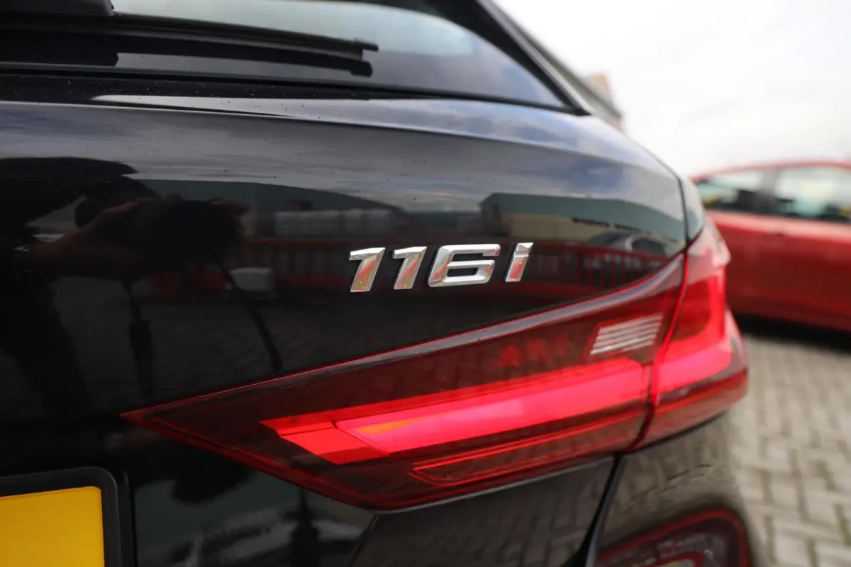 116i Business Edition|Navi|Cruise|Apple carplay/Android auto|LED|