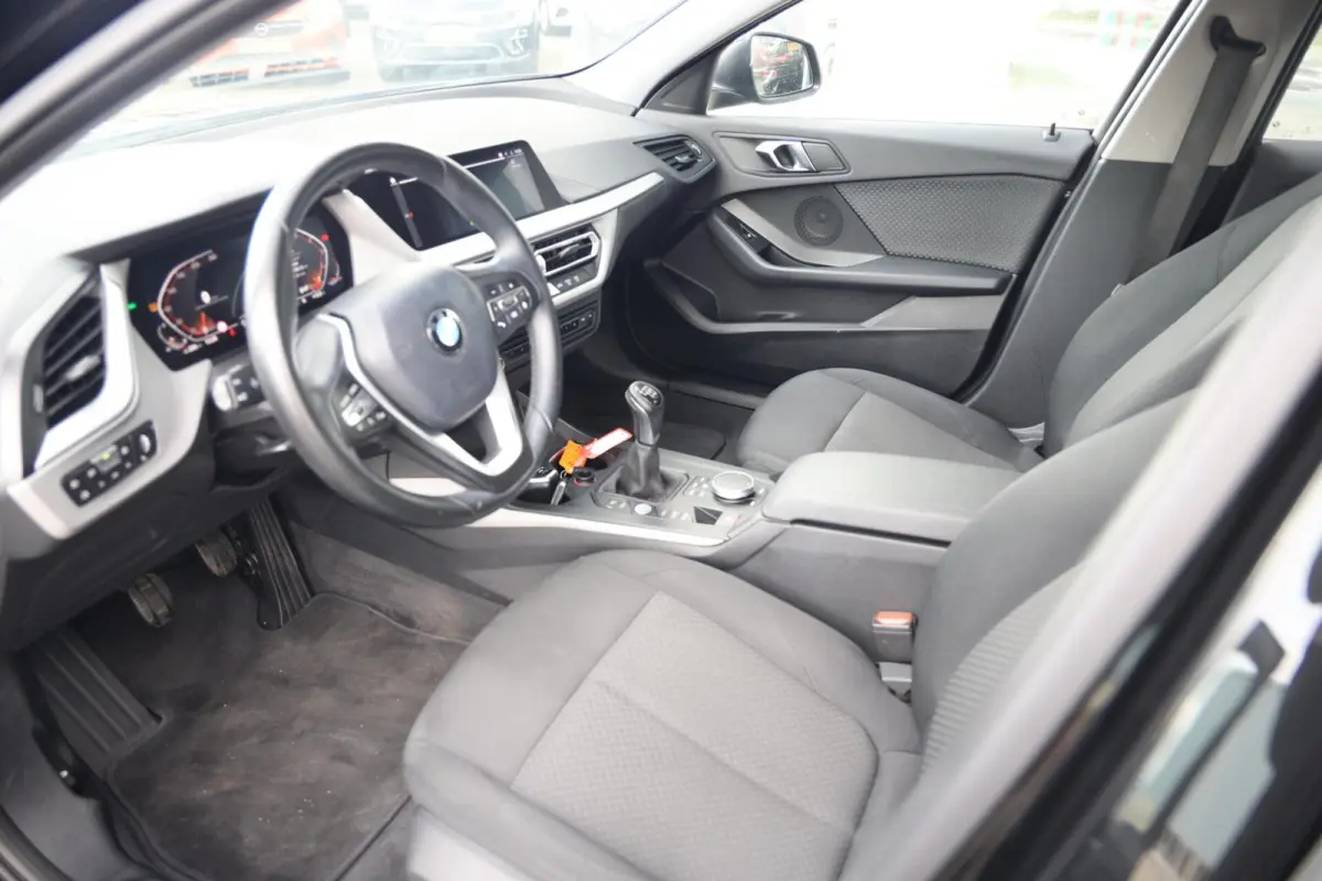 116i Business Edition|Navi|Cruise|Apple carplay/Android auto|LED|