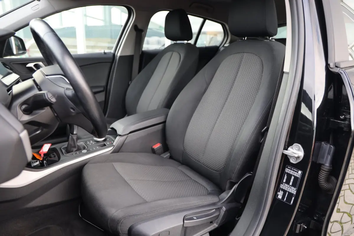 116i Business Edition|Navi|Cruise|Apple carplay/Android auto|LED|